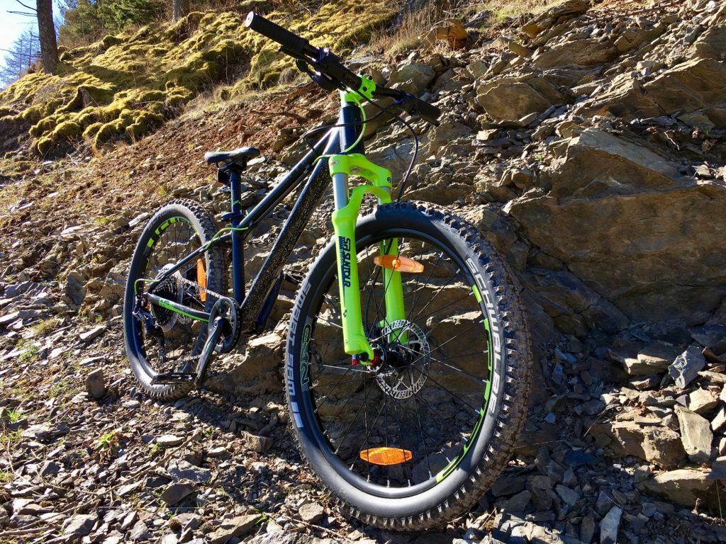 eenzaam vragen Reizende handelaar Cube Kid 240 SL / Reaction TM review - a 24" wheel mountain bike for kids