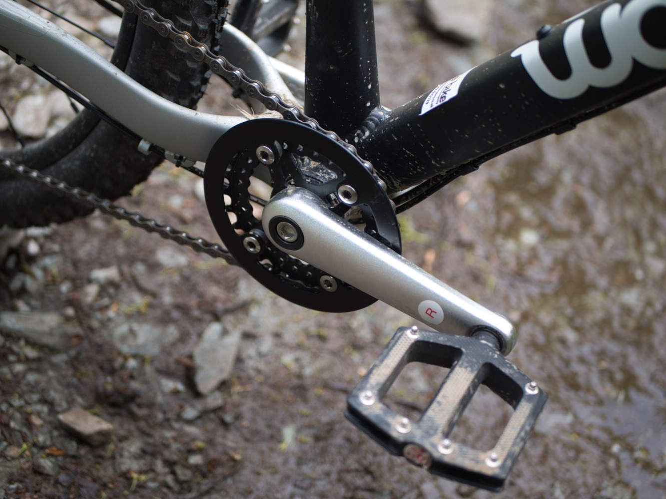 woom OFF AIR 5 review: close up of the woom OFF AIR 5 mountain bike crank