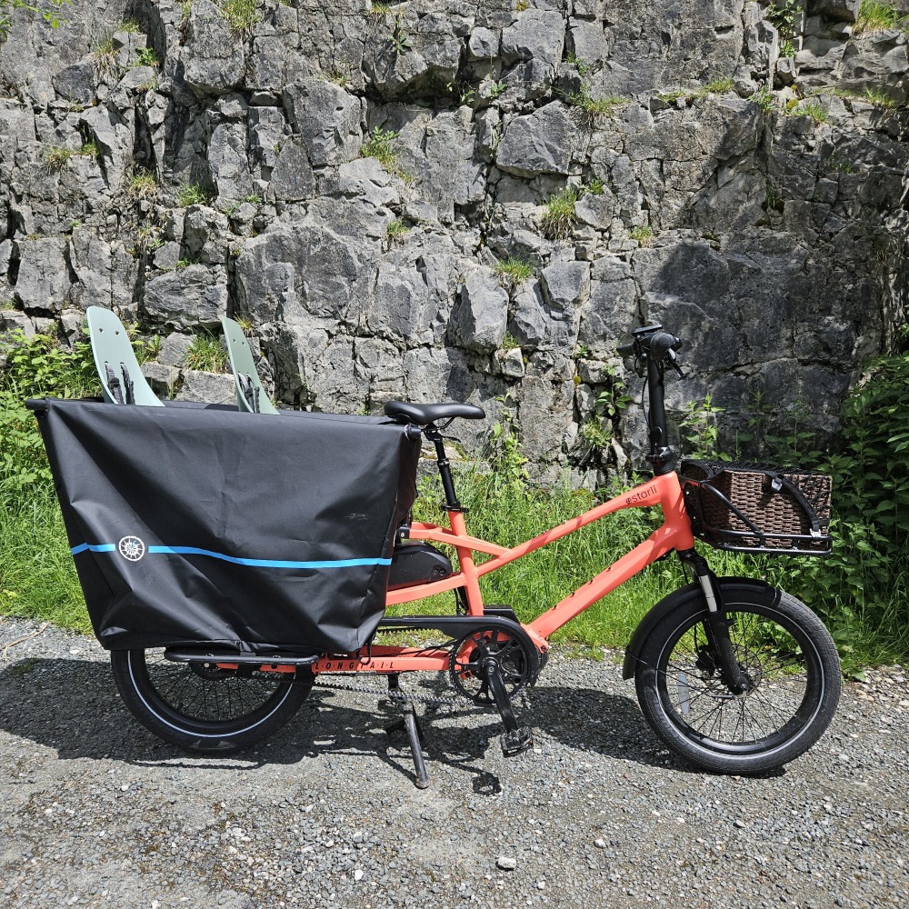 Estarli ecargo longtail bike in a quarry