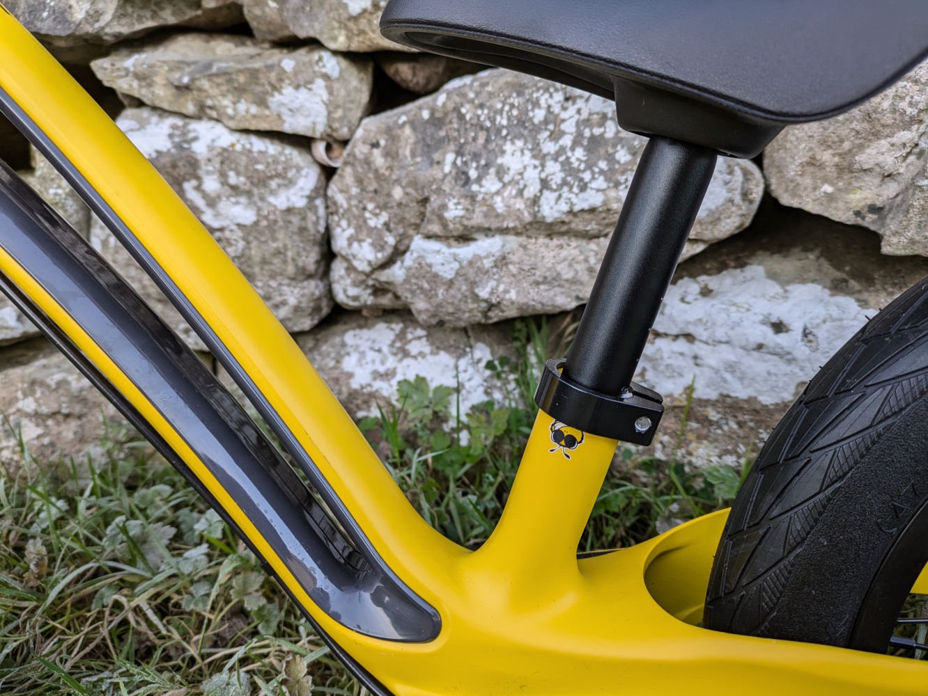 Hornit AIRO 14 review- a close up of the yellow bike frame 